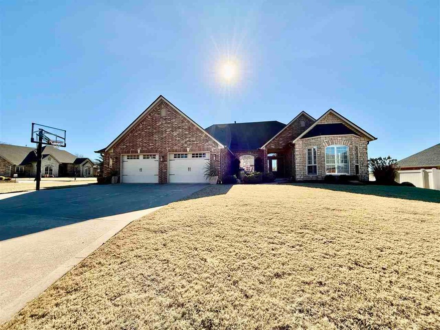 2725 Old Towne Trail, Shawnee, OK 74804 - photo 1