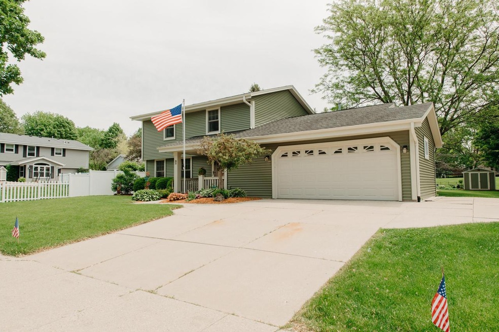 1621 Butler Dr, Waukesha, WI 53186 - photo 1