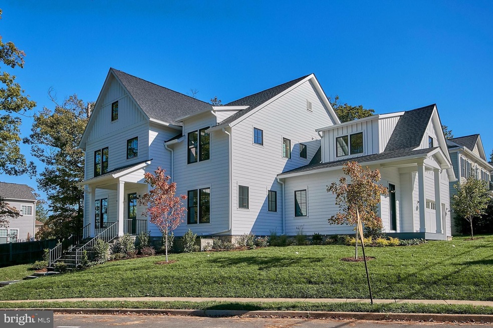 3313 John Marshall Dr, Arlington, VA 22207 - photo 1