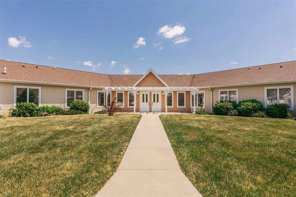 4305 Autumn Ridge Rd unit 217, Cedar Falls, IA 50613 - photo 1