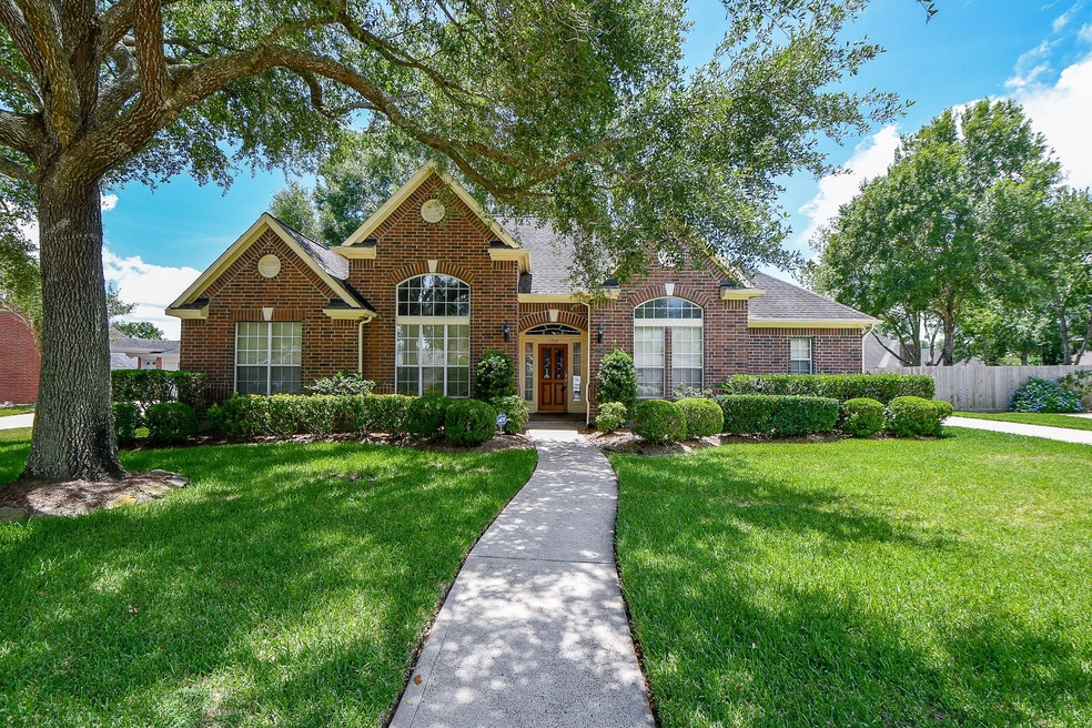 1706 Orlando St, Friendswood, TX 77546 - photo 1