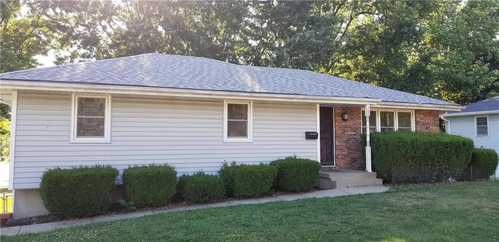 ~~**WELCOME HOME TO 700 N OSAGE TRAIL!**~~