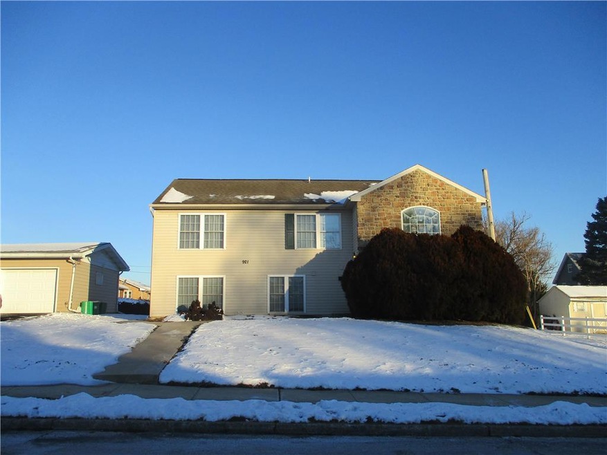 921 W Juniata St, Allentown, PA 18103 - photo 1