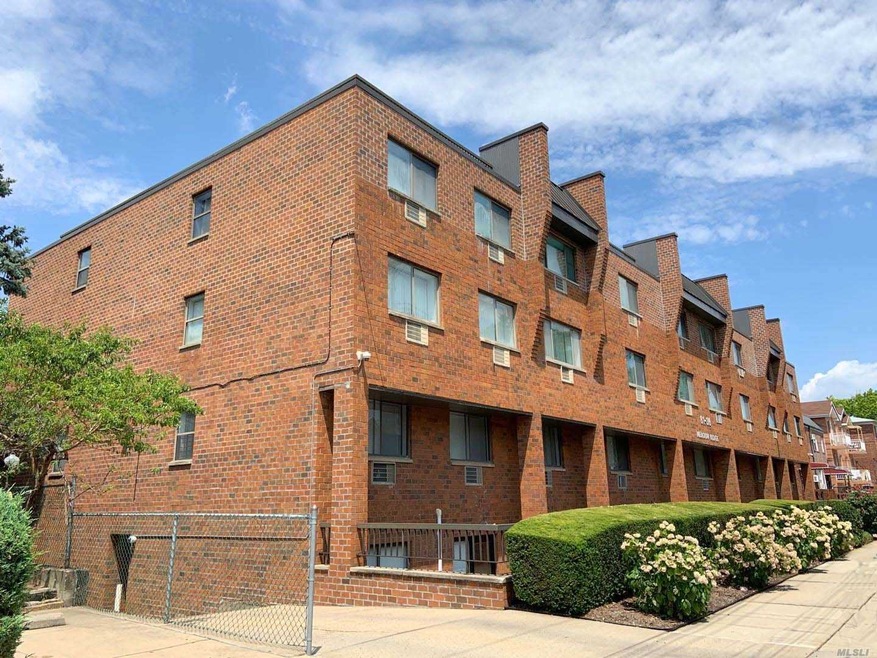 61-36 170th St unit 1F, Fresh Meadows, NY 11365 - photo 1