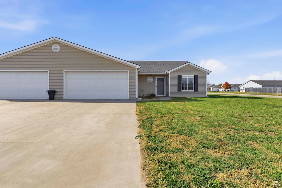 2621 S Brookglen Cir, Manhattan, KS 66502 - photo 1