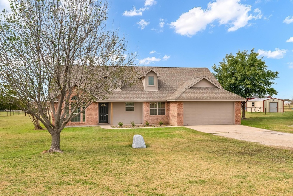 117 Savannah Dr, Weatherford, TX 76087 - photo 1