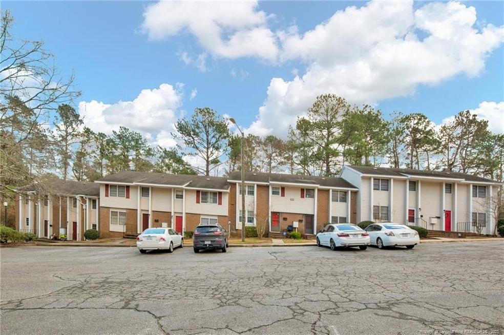 595 Winding Creek Rd unit F, Fayetteville, NC 28305 - photo 1