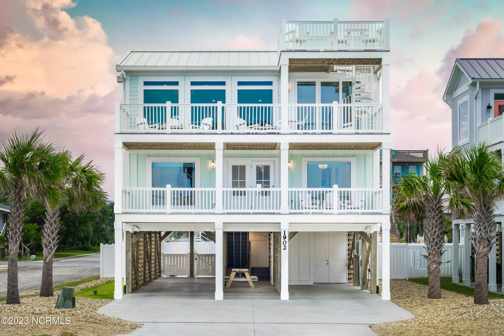 1902 E Beach Dr
