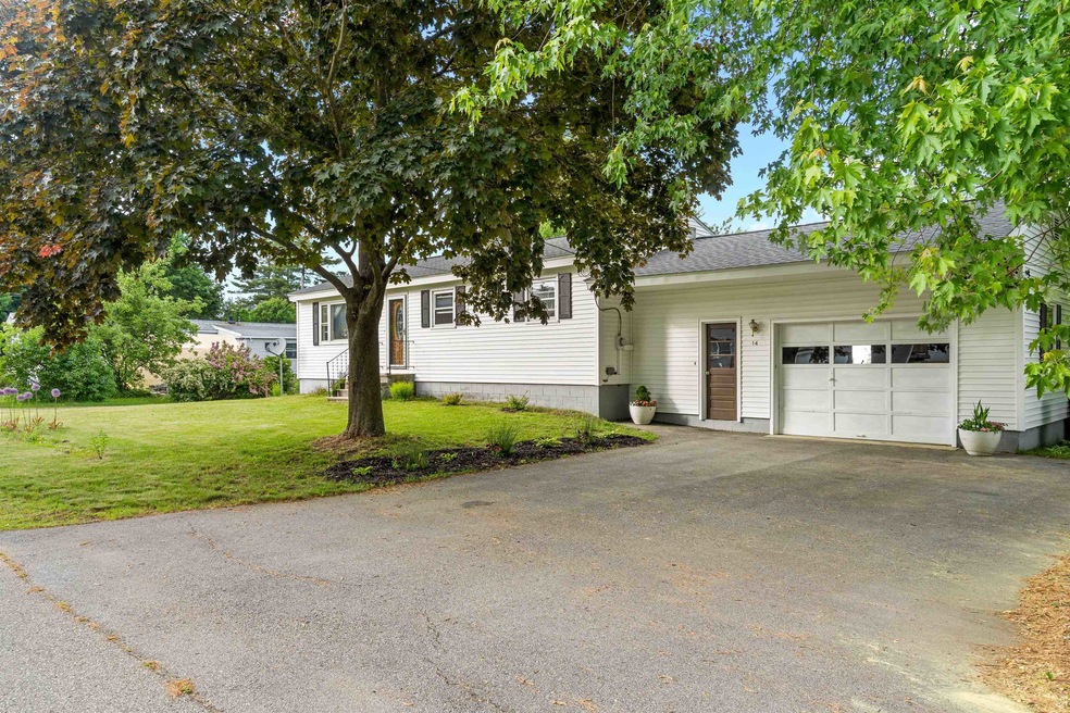 14 Waverly St, Rochester, NH 03867 - photo 1