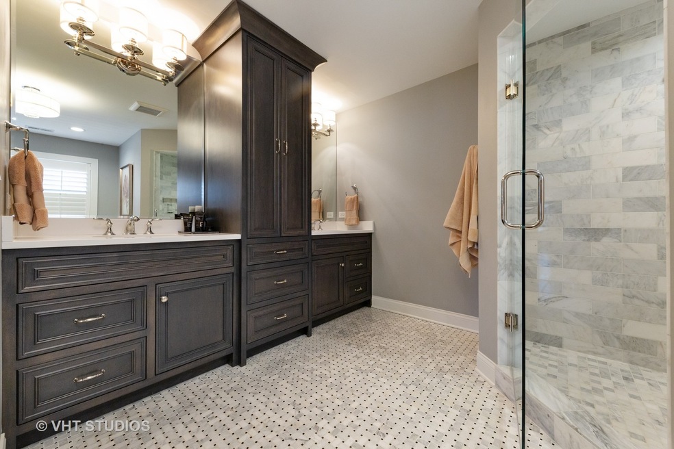 213 N Illinois St, Elmhurst, IL 60126 - photo 1