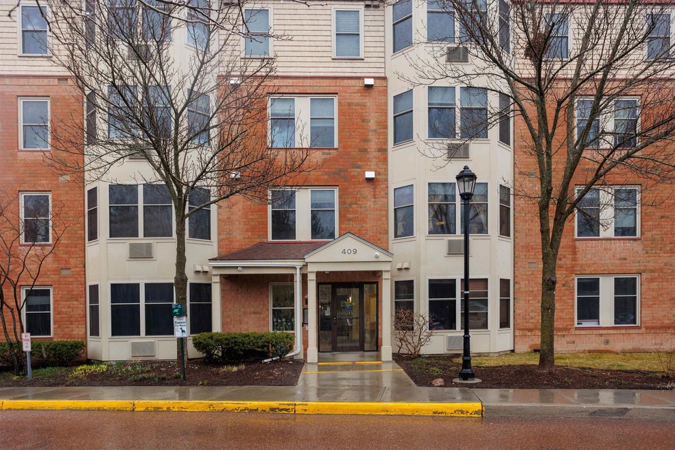 409 Farrell St unit 403, South Burlington, VT 05403 - photo 1
