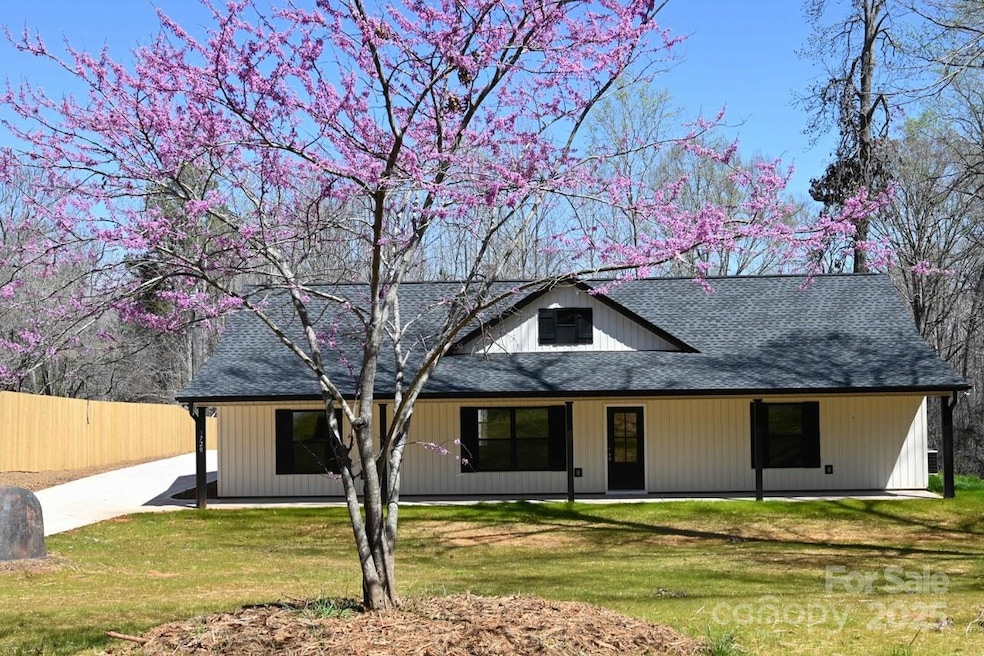 3720 Turner Rd, Clover, SC 29710 - photo 1