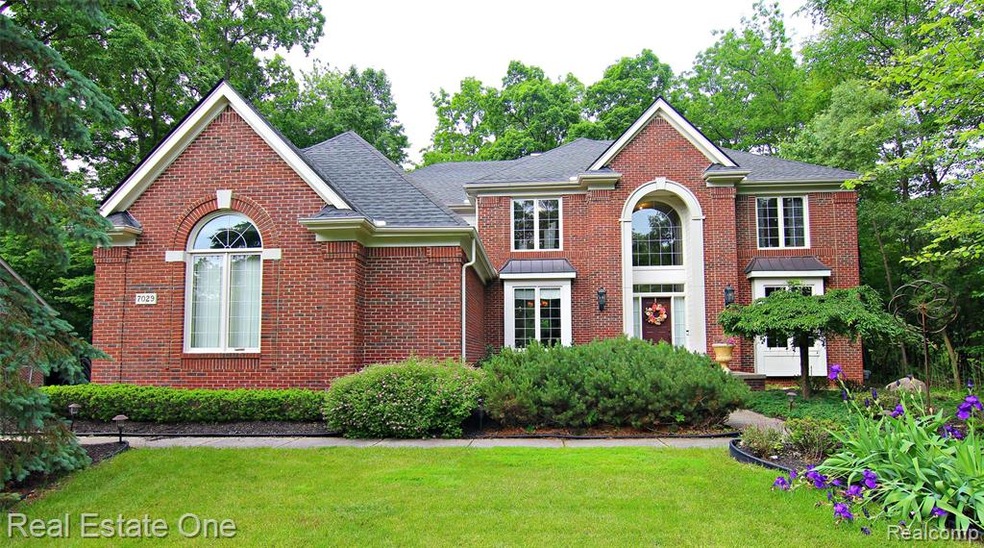 jCarlyle Crossing Front.jpg