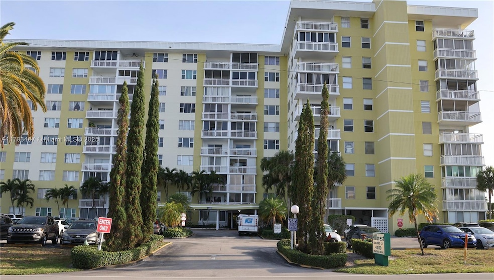 Hillcrest No 21 unit 604, Hollywood, FL 33021 - photo 1