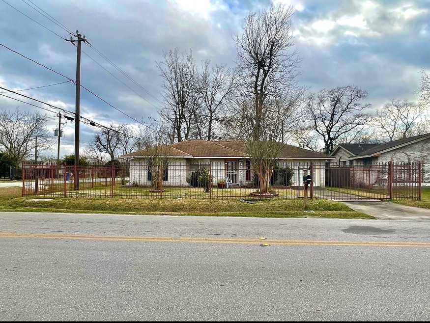 3810 Castledale Dr, Houston, TX 77093 - photo 1