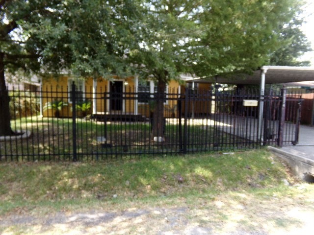 13374 Knollcrest St, Houston, TX 77015 - photo 1