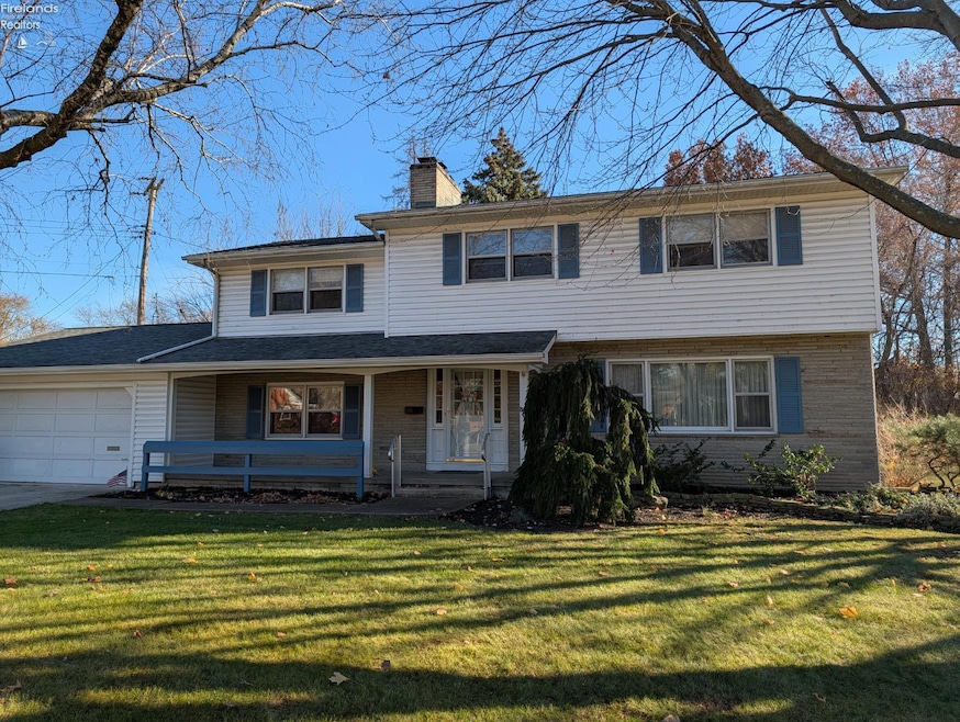 807 Harrison St, Port Clinton, OH 43452 - photo 1