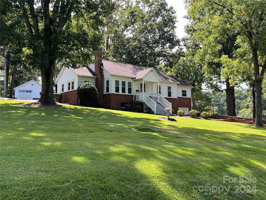 112 Linwood Dr, Albemarle, NC 28001 - photo 1