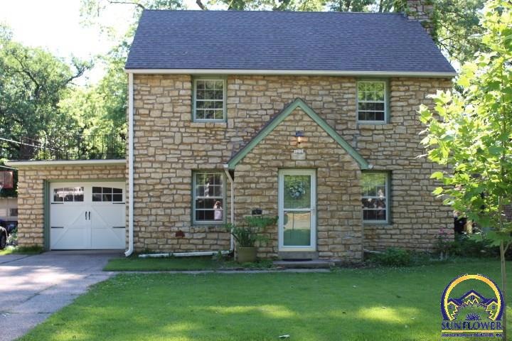 1212 SW Warren Ave, Topeka, KS 66604 - photo 1