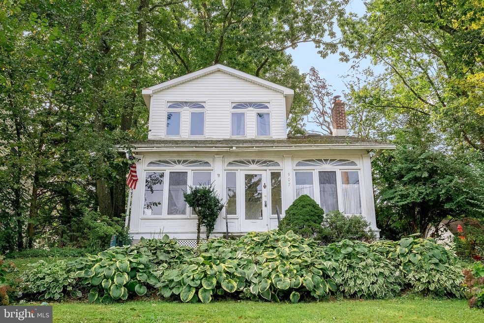 907 Edge Hill Rd, Glenside, PA 19038 - photo 1
