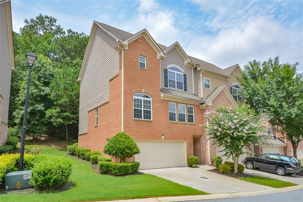End unit with 3 Bedrooms 3.5 Bathrooms - largest f