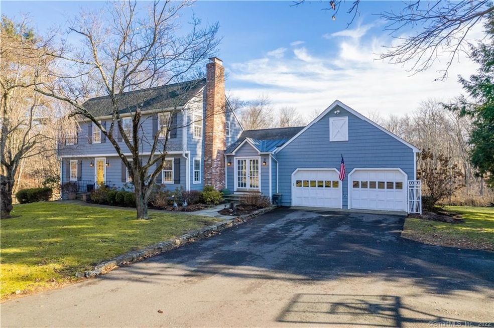 Welcome Home to 10 Hessian Dr
