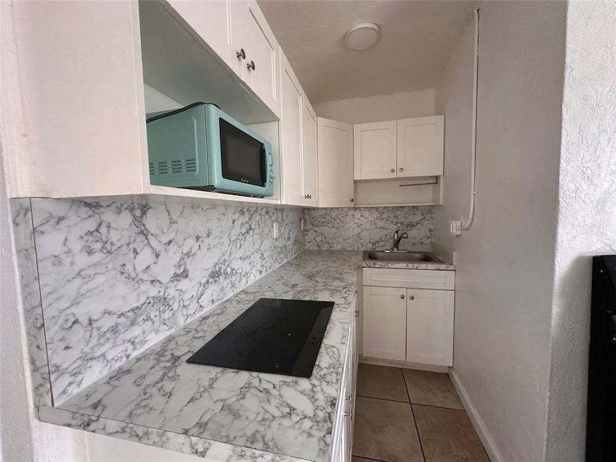 728 SW 6th St unit B, Dania, FL 33004 - photo 1