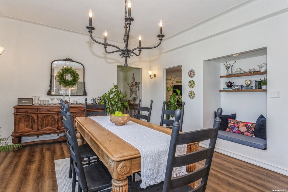 16015 Powells Cove Blvd unit C307-8, Beechhurst, NY 11357 - photo 1