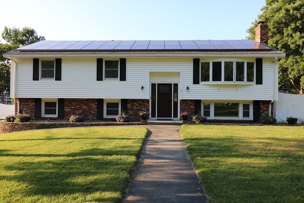 1 Sparhawk Dr, Burlington, MA 01803 - photo 1