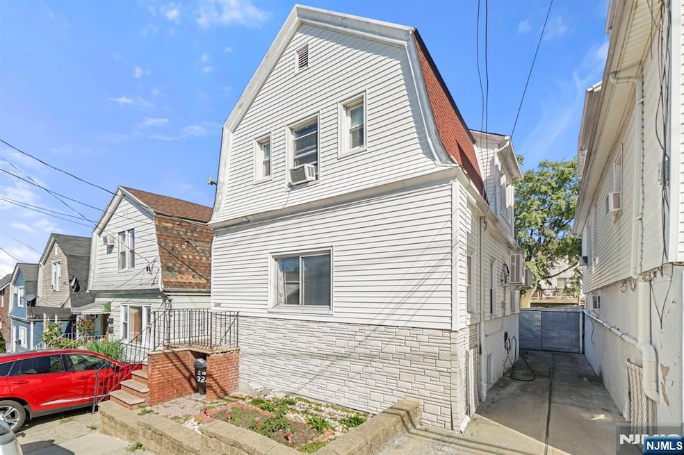 Sold $625,000 • Co-Listing Agent