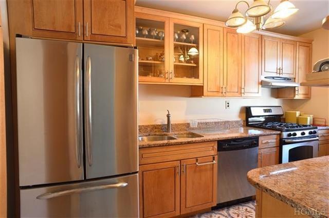 94 Avon Cir unit D, Rye Brook, NY 10573 - photo 1