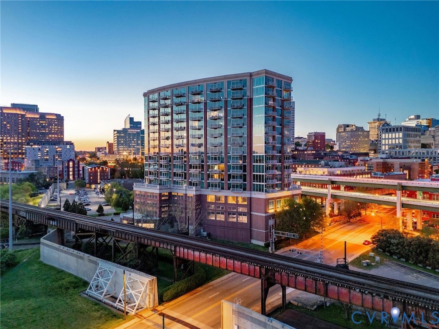 Vistas on the James unit U806, Richmond, VA 23219 - photo 1