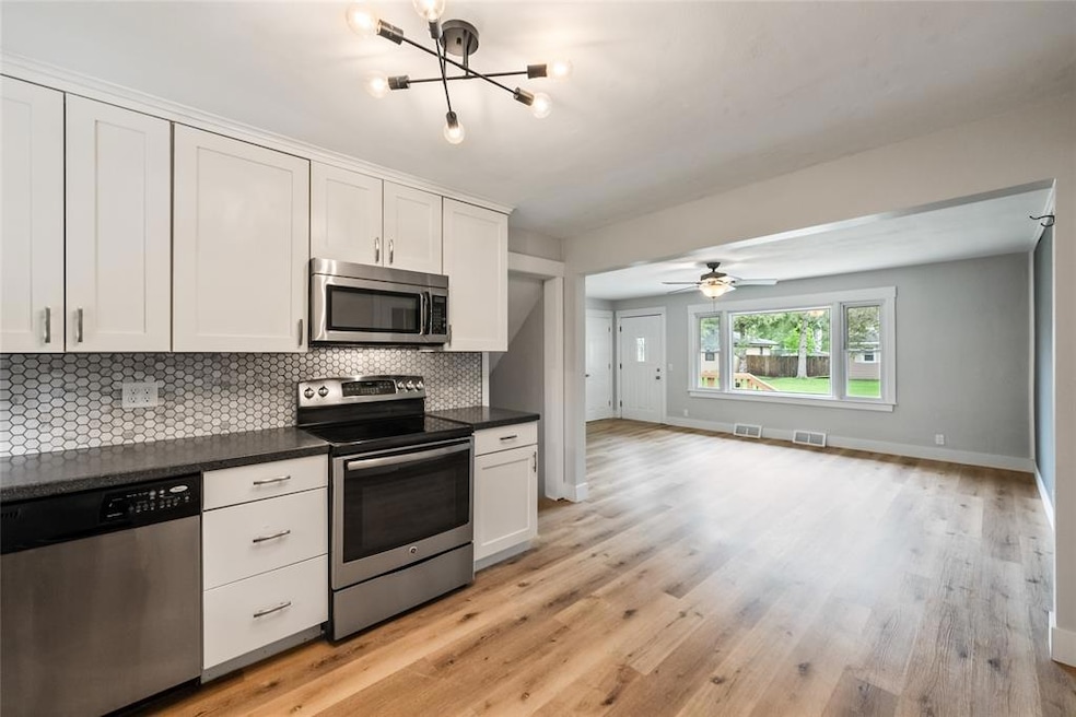 1515 Chance Ct, Adel, IA 50003 - photo 1