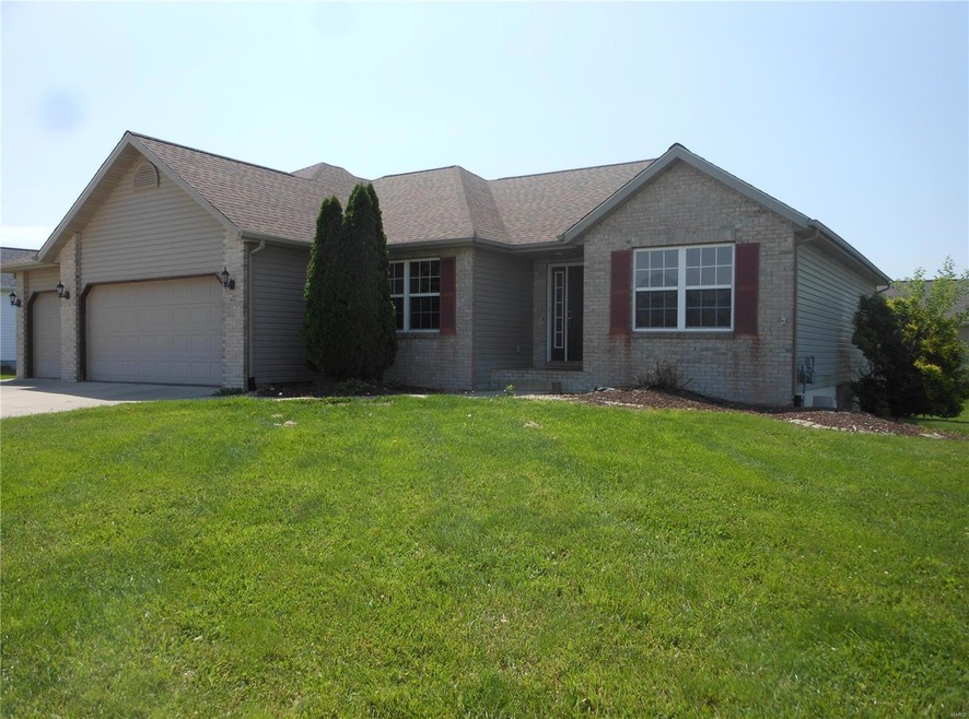 6700 Crossington Dr, Maryville, IL 62062 - photo 1