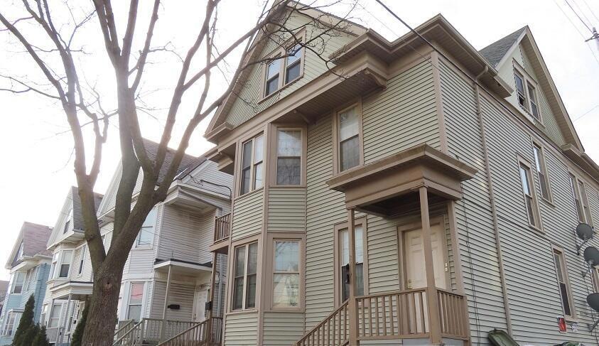 2215-2217 W Mineral St