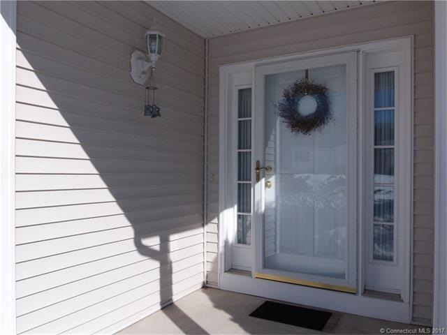 95 Hobart St unit 95, Southington, CT 06489 - photo 1