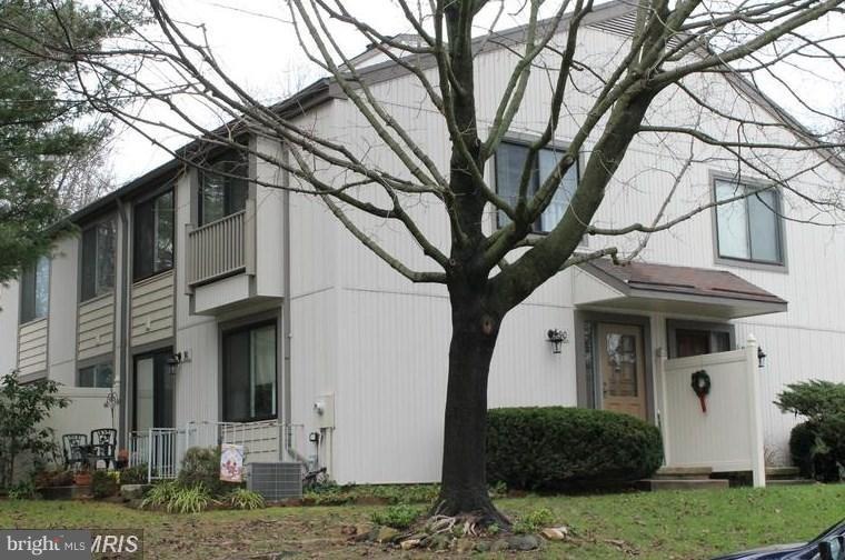 90 Dendron Ct, Parkville, MD 21234 - photo 1