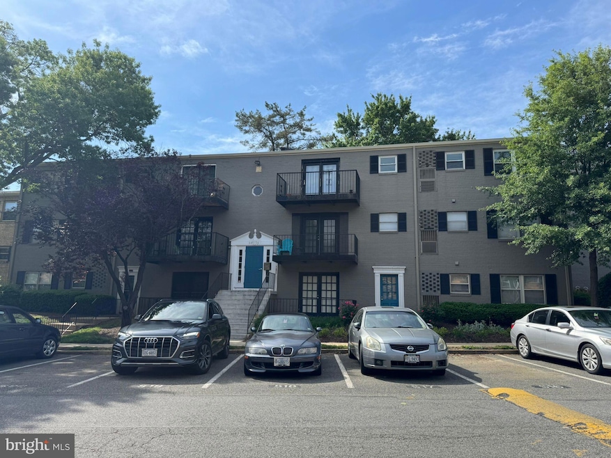 5911 Quantrell Ave unit 204, Alexandria, VA 22312 - photo 1