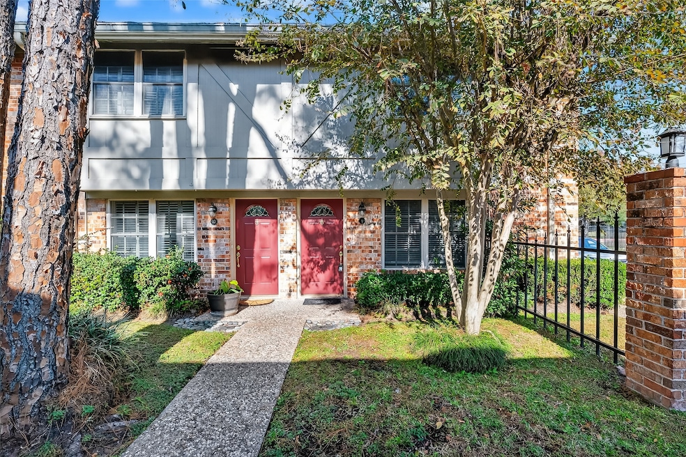 515 Tallowood Rd unit 9, Houston, TX 77024 - photo 1