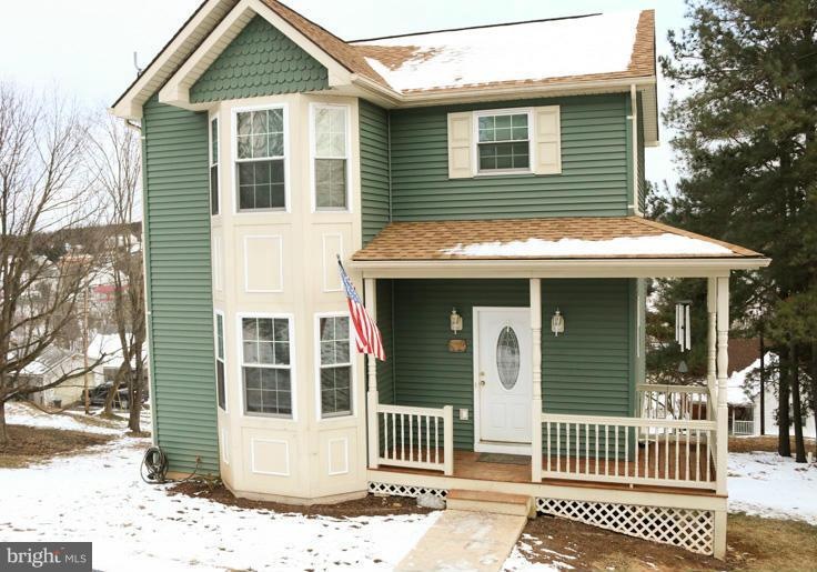 338 Newman St, Strasburg, VA 22657 - photo 1