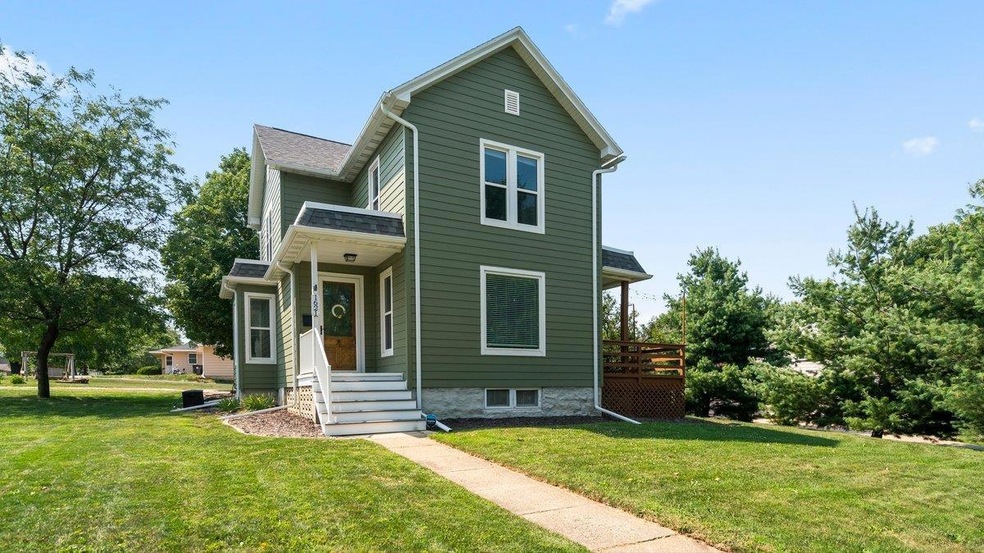 1621 Franklin St, Cedar Falls, IA 50613 - photo 1