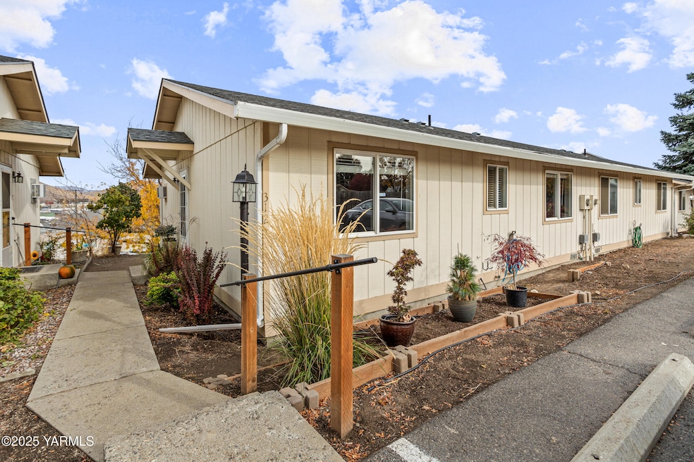 312 N 18th Ave, Yakima, WA 98902 - photo 1