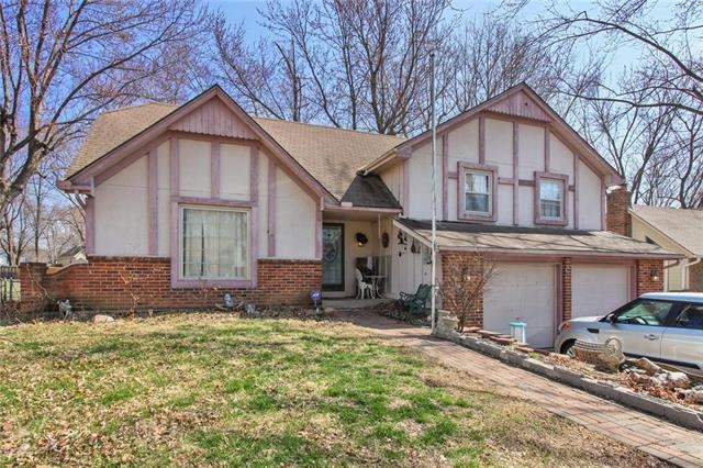 6213 Mullen Rd, Shawnee, KS 66216 - photo 1