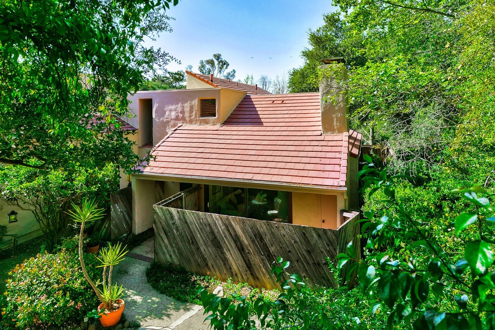 1014 Creekside Way Unit B-001-003-Exteri