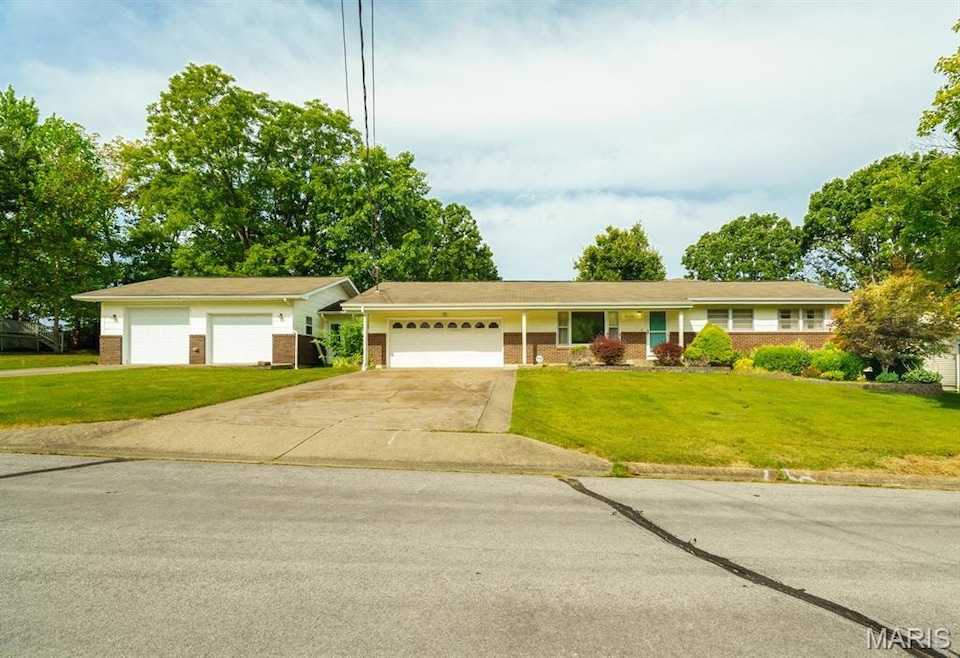 606 S Adrian Ave, Rolla, MO 65401 - photo 1