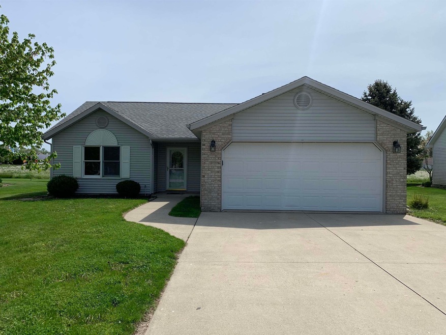 1021 Abbey Ln, Bluffton, IN 46714 - photo 1