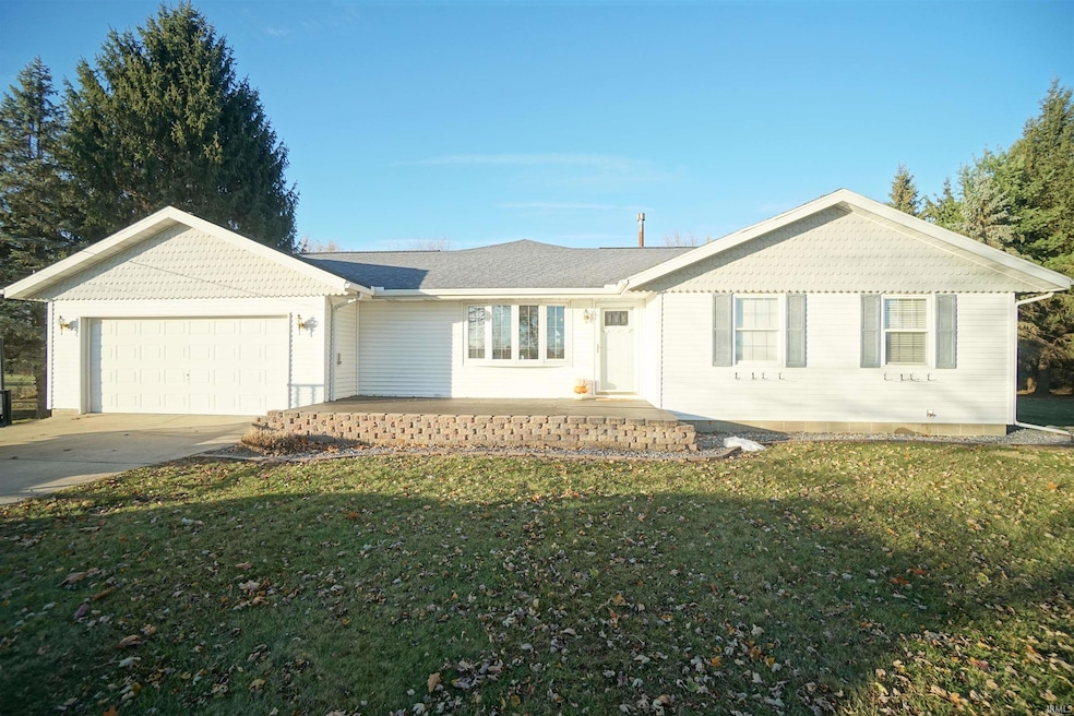 3844 E 400 N, Warsaw, IN 46582 - photo 1