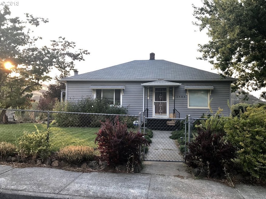 1903 Mt Hood St, the Dalles, OR 97058 - photo 1