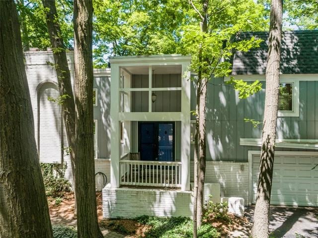 27415 Forestbrook Dr-large-027-62-27415 Forestbroo