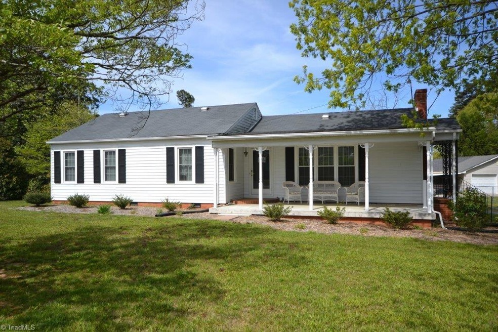 1534 Southmont Dr, Asheboro, NC 27205 - photo 1